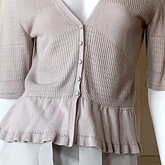 H&M - women’s classic, feminine cardigan (Size 6) - Picture 3 of 4